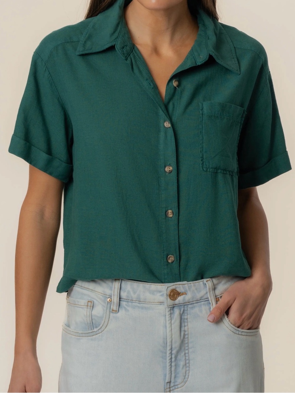 Kut from the Kloth Linen blend Womens Short-Sleeve Button Front - Jungle Green